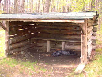 Old Lean-To2.JPG (255392 bytes)